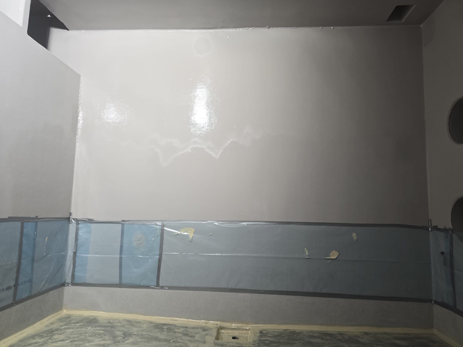Poliurea proyectada aplicada sobre distintos soportes